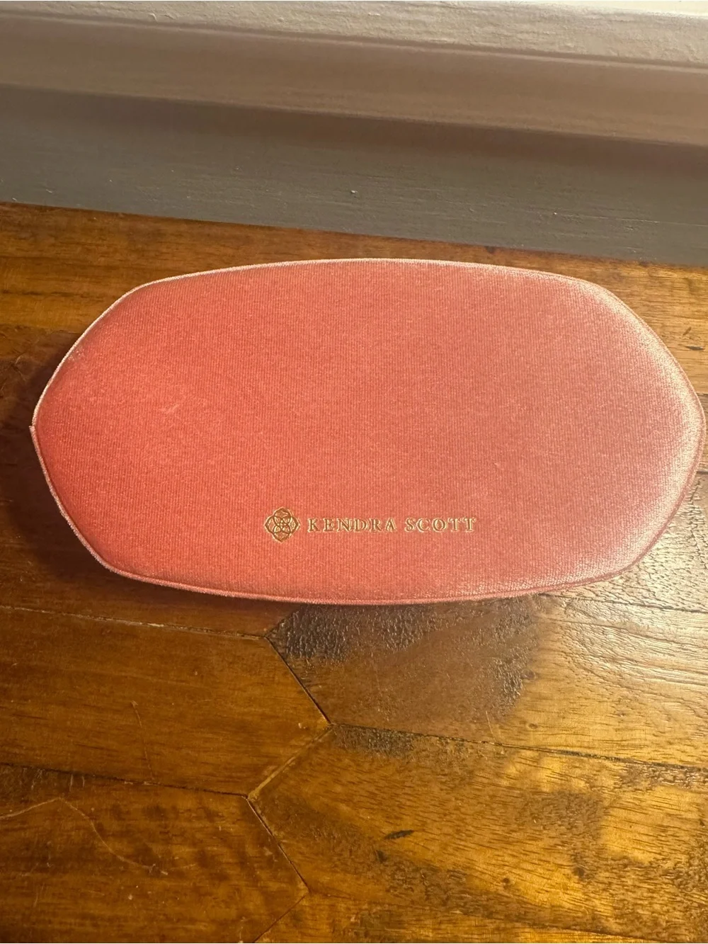 Kendra Scott pink velvet jewelry box like new